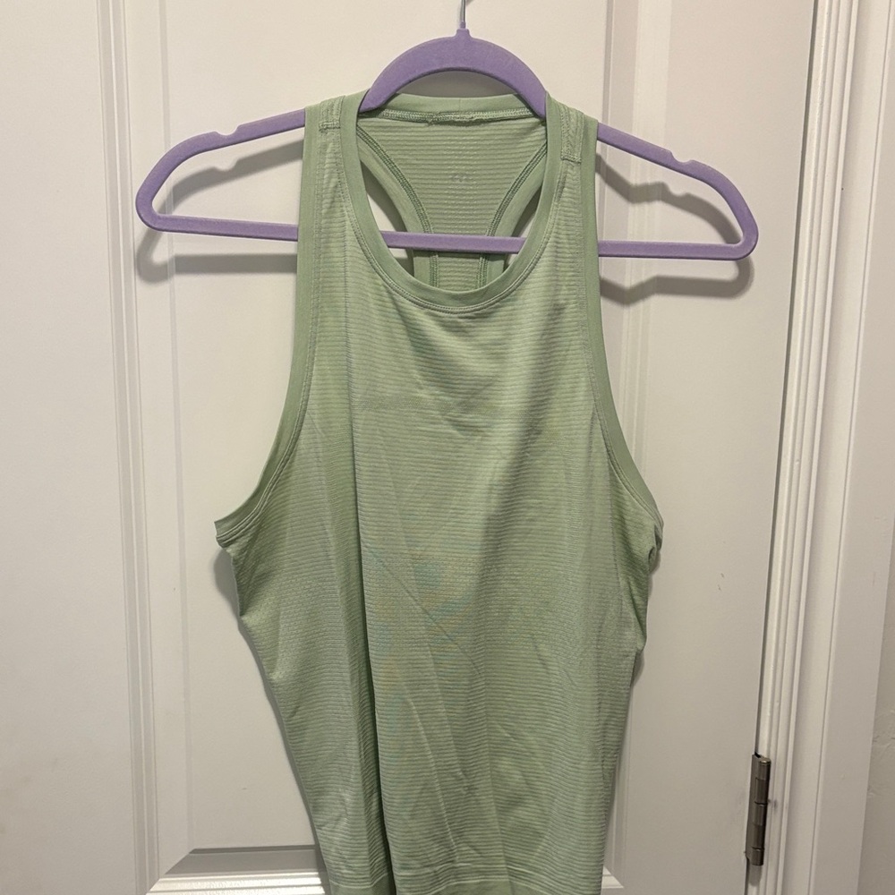 Lululemon tank